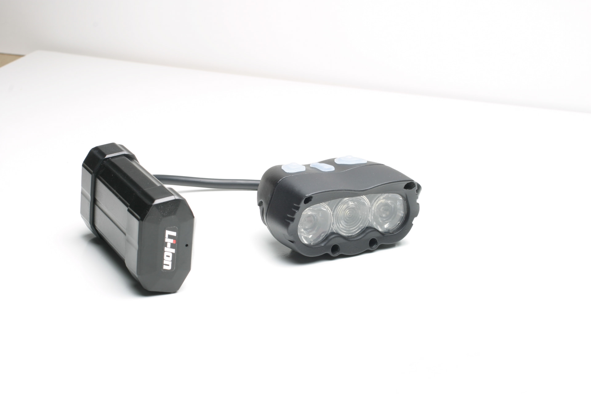 Cygolite headlight with lithium ion battery pack and On-Site Programmable buttons